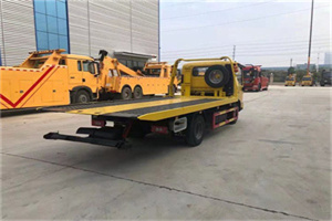 嫩江非事故拖车