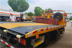 嫩江附近拖车电话号码服务